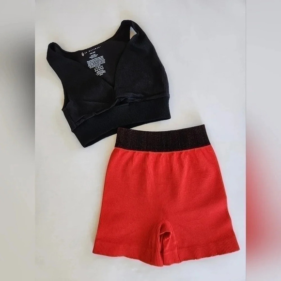 Bundle! || FREE PEOPLE MOVEMENT || short/top bundle NWOT - Picture 2 of 10